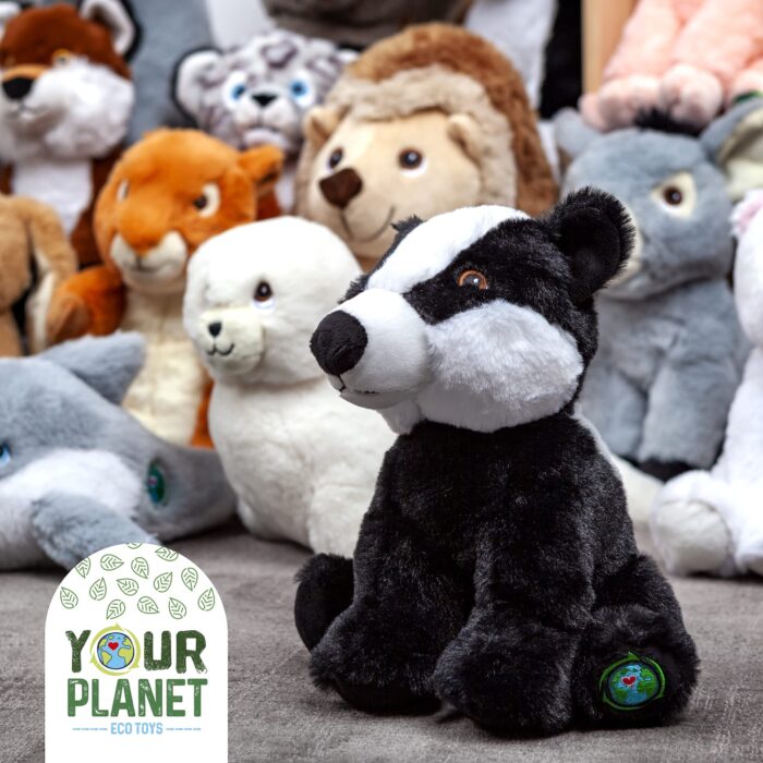 , TOYS & PLUSH
